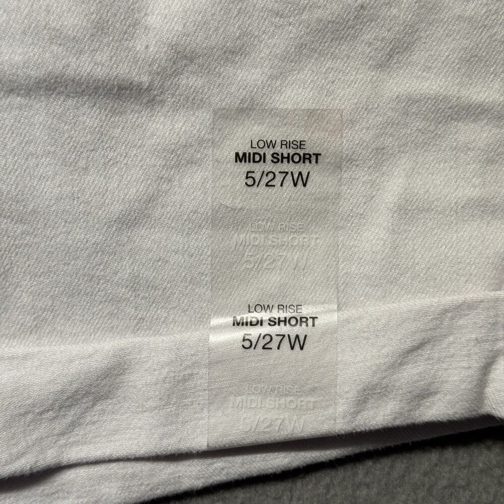 SO Womens 5 Low Rise Midi Shorts White Cuffed Stretch Denim Casual Summer NWT - Picture 5 of 11